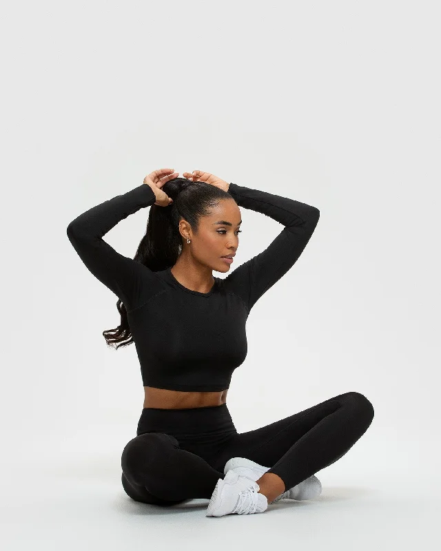 Essential Long Sleeve Crop Top | Black